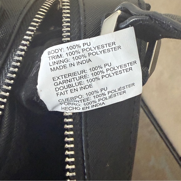 Steve Madden Black Handbag Minimalist Small Purse with Crossbody Shoulder Strap - Picture 14 of 16